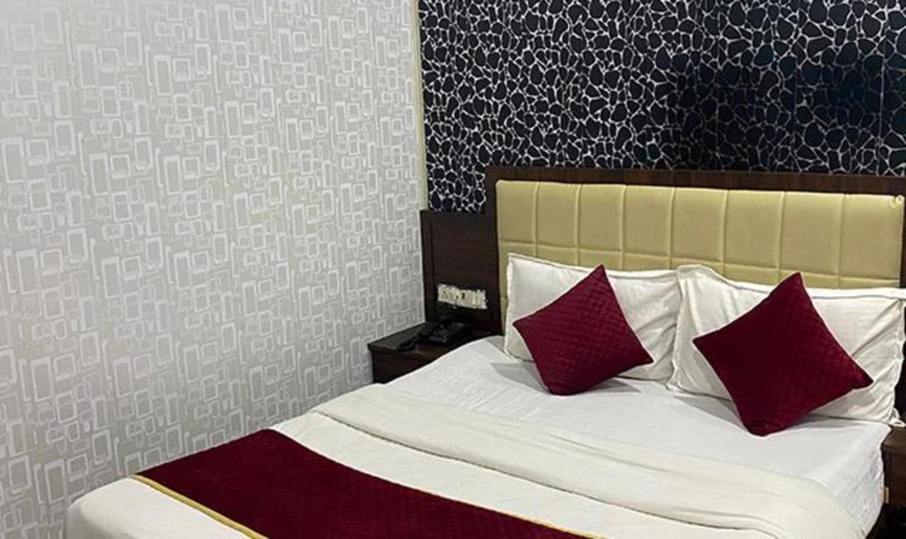 Fabexpress Ashirwad Residency Hotel Mumbai Exterior photo